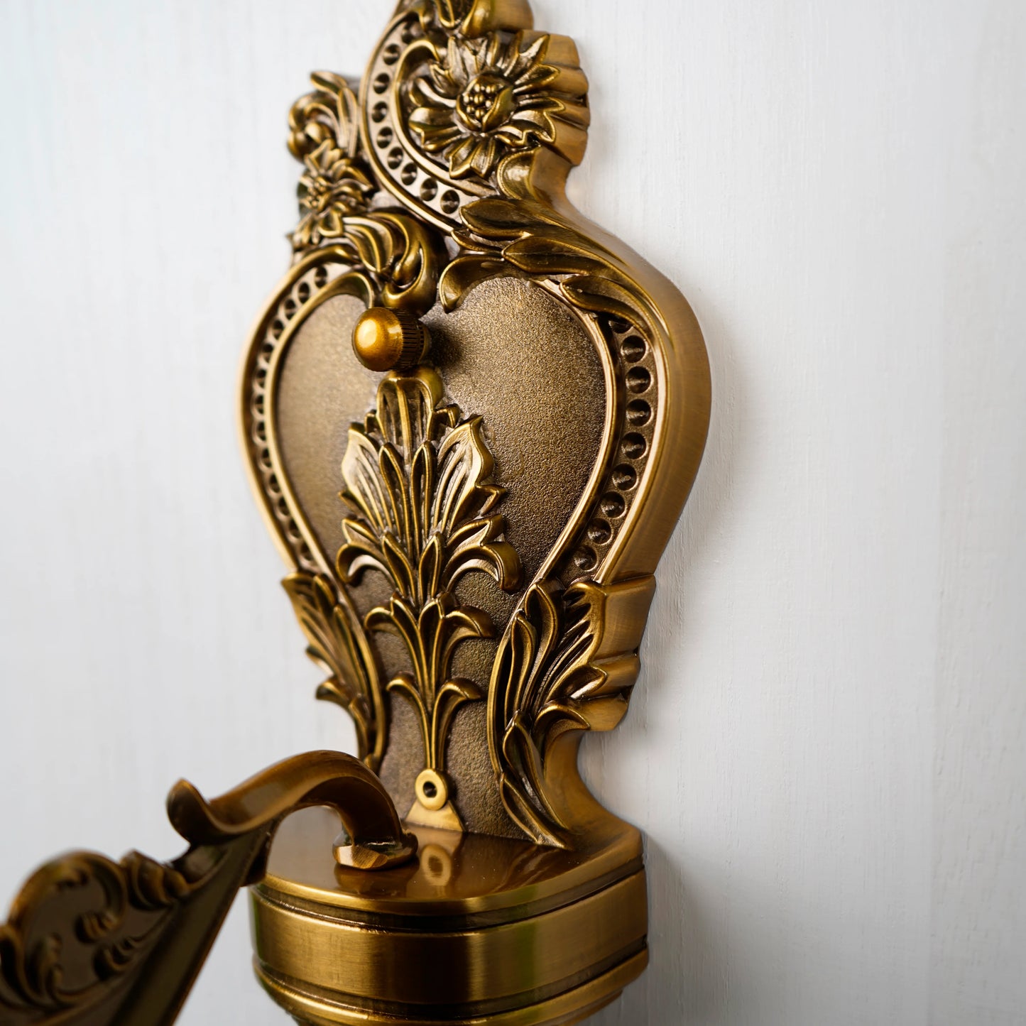 WALL LIGHT GOLDEN MODERN DESIGN