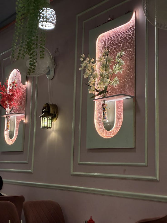 DECOR WALL MOUNTED ON WALL